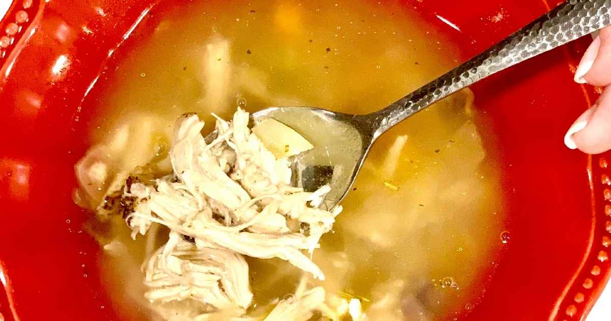 Keto Chicken Soup Secrets: Blending for Flavor & Crispy Garnishes
